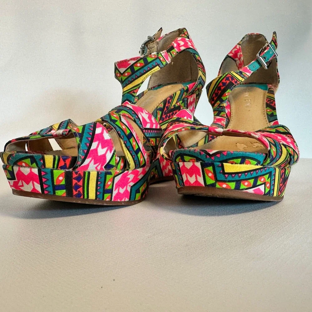 Gianni Bini Wedges‎ Size 6.5M Colorful Fabric Platform Ankle Strap Heels Shoes